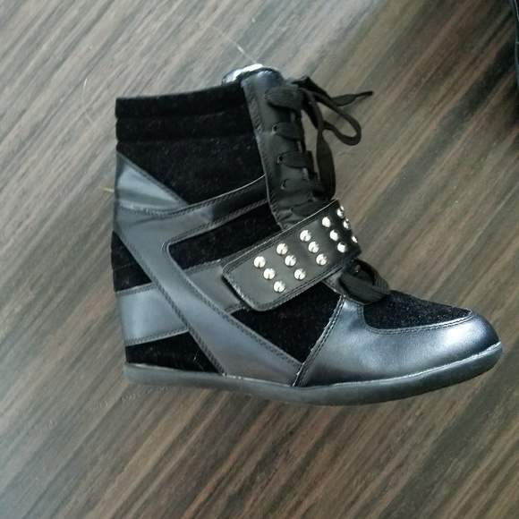 sneaker heels black